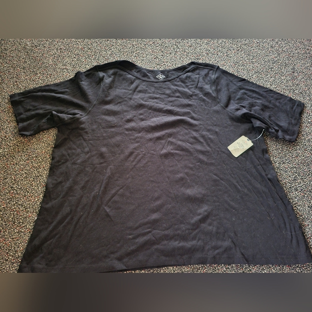 St. John's Bay Black Short Sleeve Tee